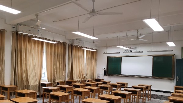 預(yù)防學(xué)生變成“小眼鏡”，華輝教育照明一直在行動