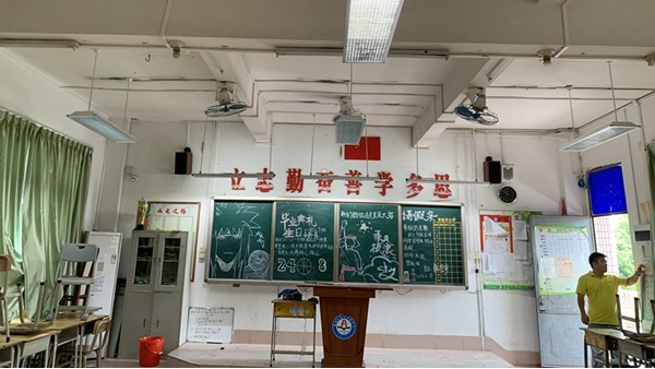 教室照明改造不是換盞燈那么簡(jiǎn)單，要符合國(guó)家標(biāo)準(zhǔn)