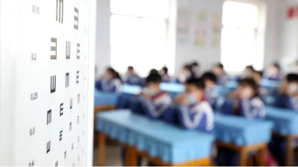 呵護(hù)學(xué)生“光明”的未來，校園近視防控用華輝護(hù)眼教室燈