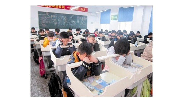 呵護(hù)學(xué)生的視力健康，從華輝led護(hù)眼教室燈具開(kāi)始