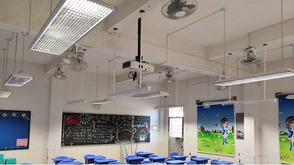 教室照明改造需要專業(yè)設(shè)計(jì)，讓中小學(xué)生有“明亮雙眼”